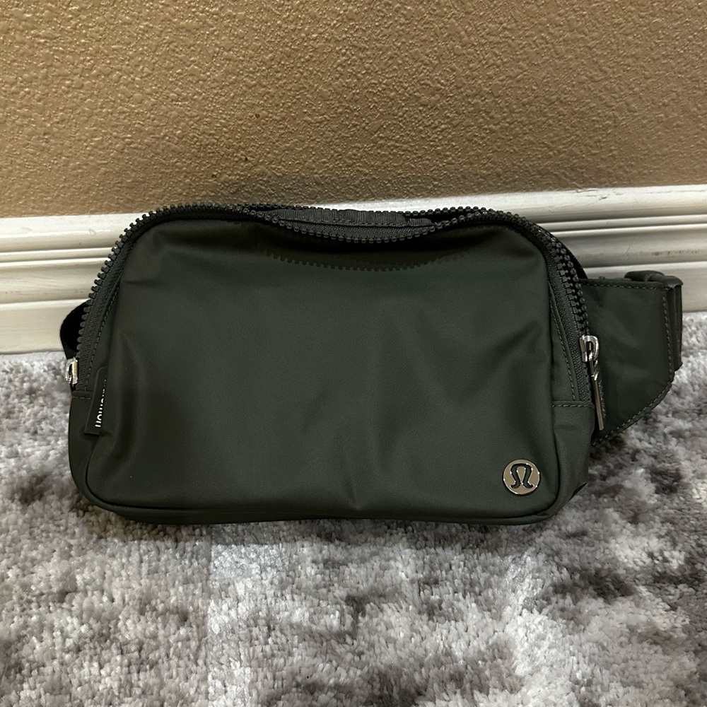 Lululemon Sage belt bag